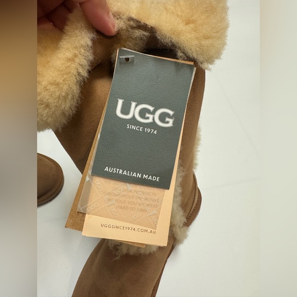 UGG Sundance Boots - Picture 9 of 13